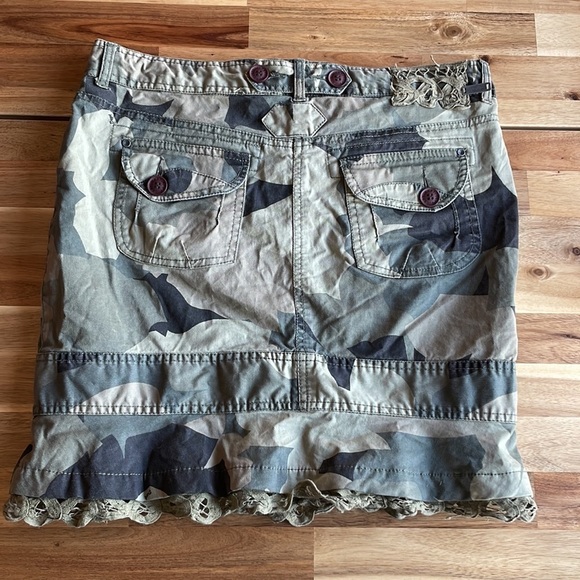 3/$20 DEPT Camouflage Skirt - Picture 6 of 6